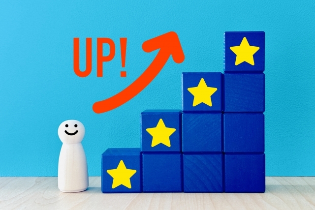 上昇する様子を表す矢印とブロック