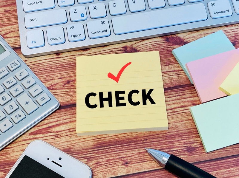 キーボードとCHECKの文字