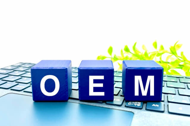 OEMと描かれたブロック